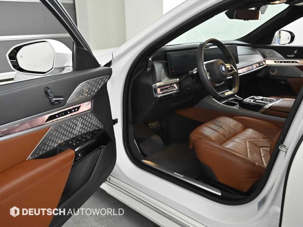 BMW i7 BMW i7 xDrive 60 DPE 이그제큐티브 팩 이미지 11