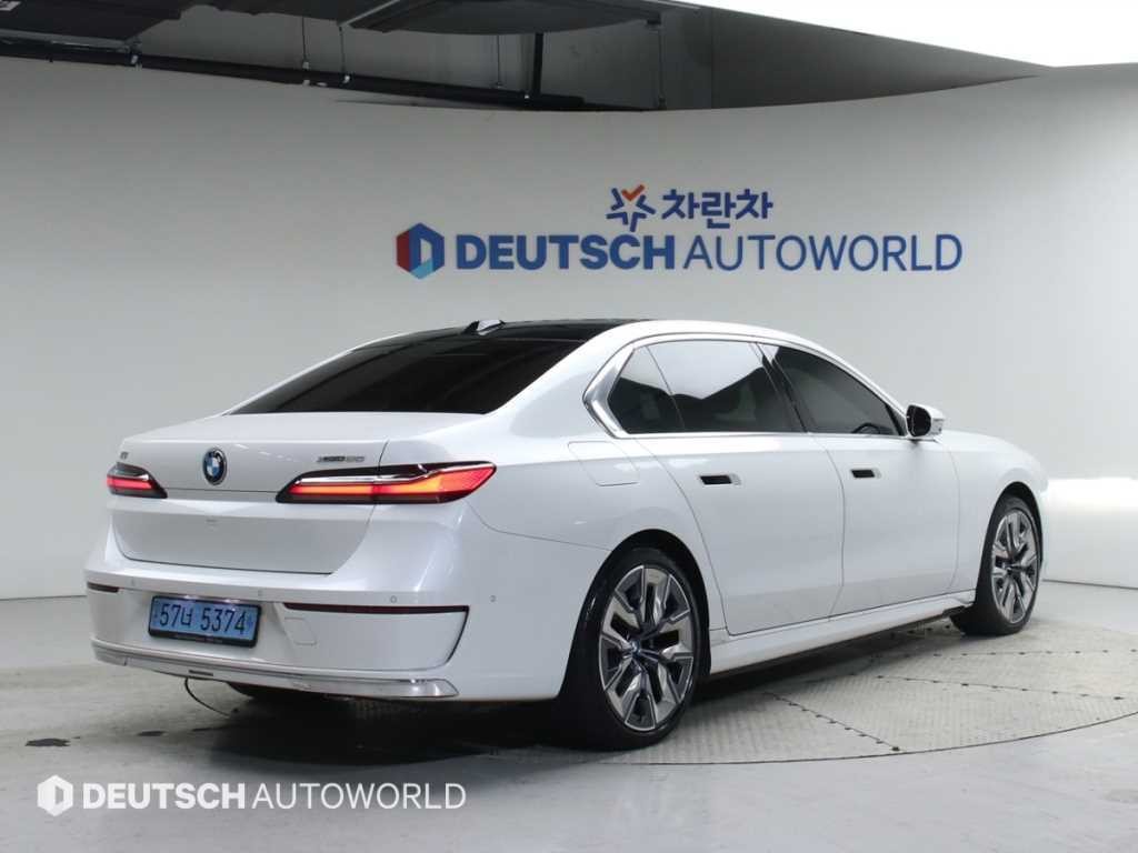 BMW i7 BMW i7 xDrive 60 DPE 이그제큐티브 팩 이미지 2