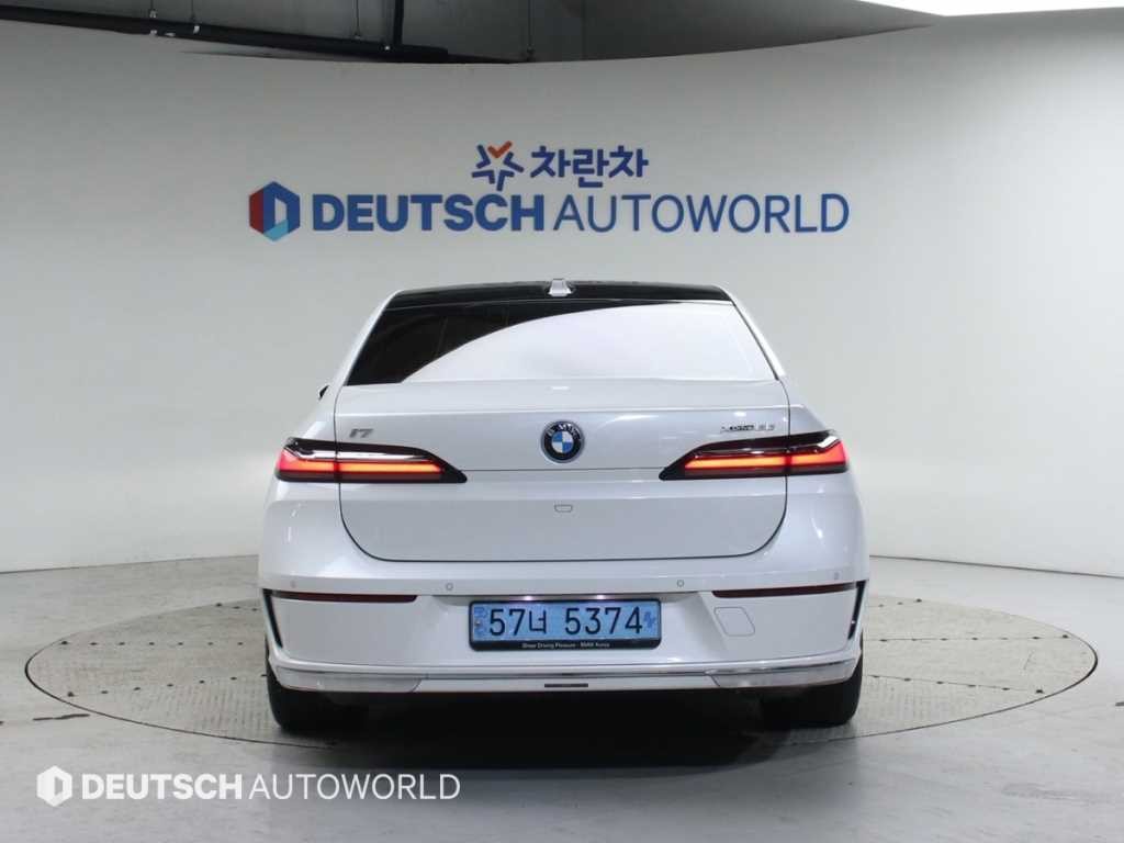 BMW i7 BMW i7 xDrive 60 DPE 이그제큐티브 팩 이미지 4