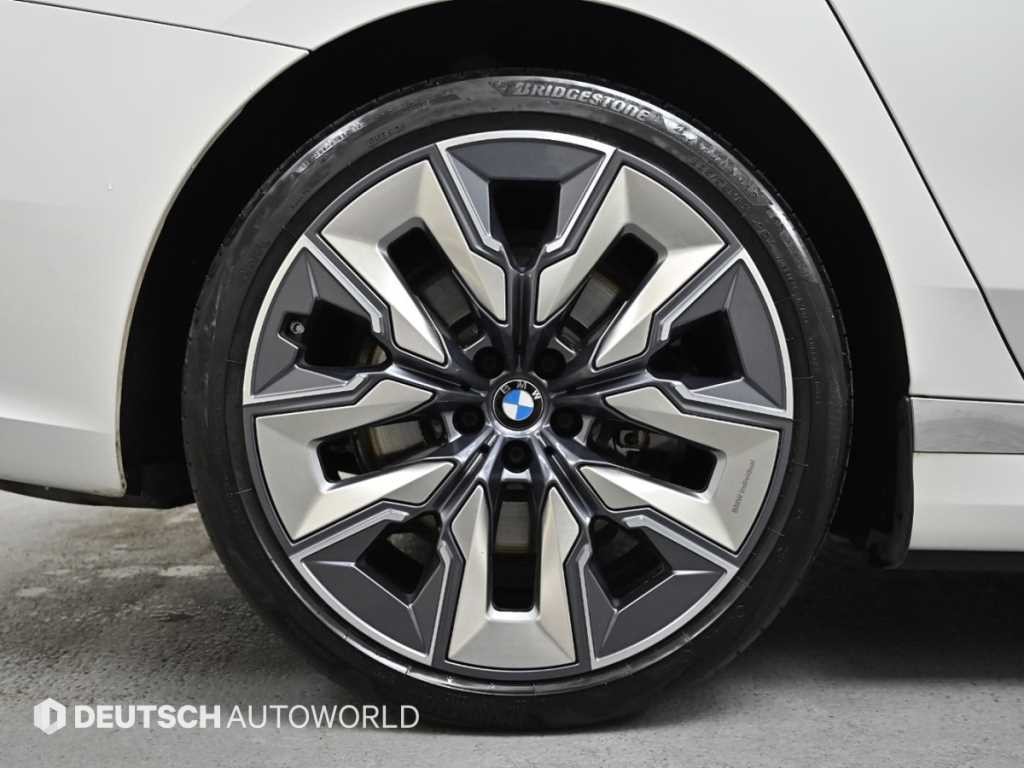 BMW i7 BMW i7 xDrive 60 DPE 이그제큐티브 팩 이미지 5