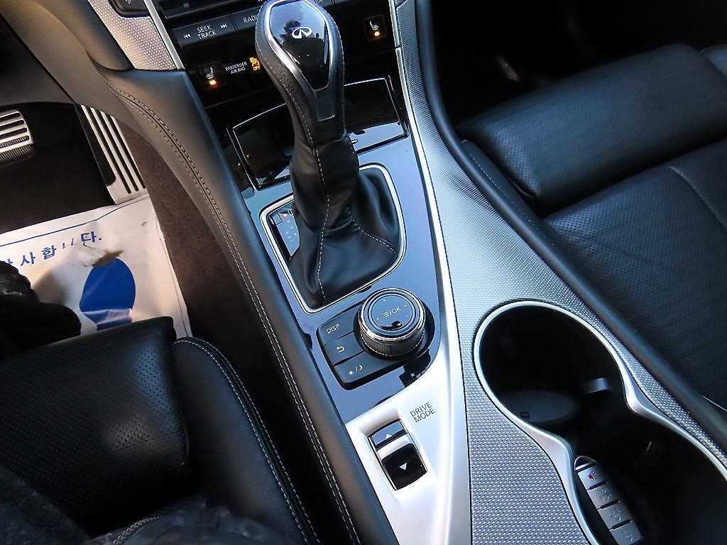 인피니티 Q Q50 3.5 하이브리드 블루 스포츠 센서리 이미지 11