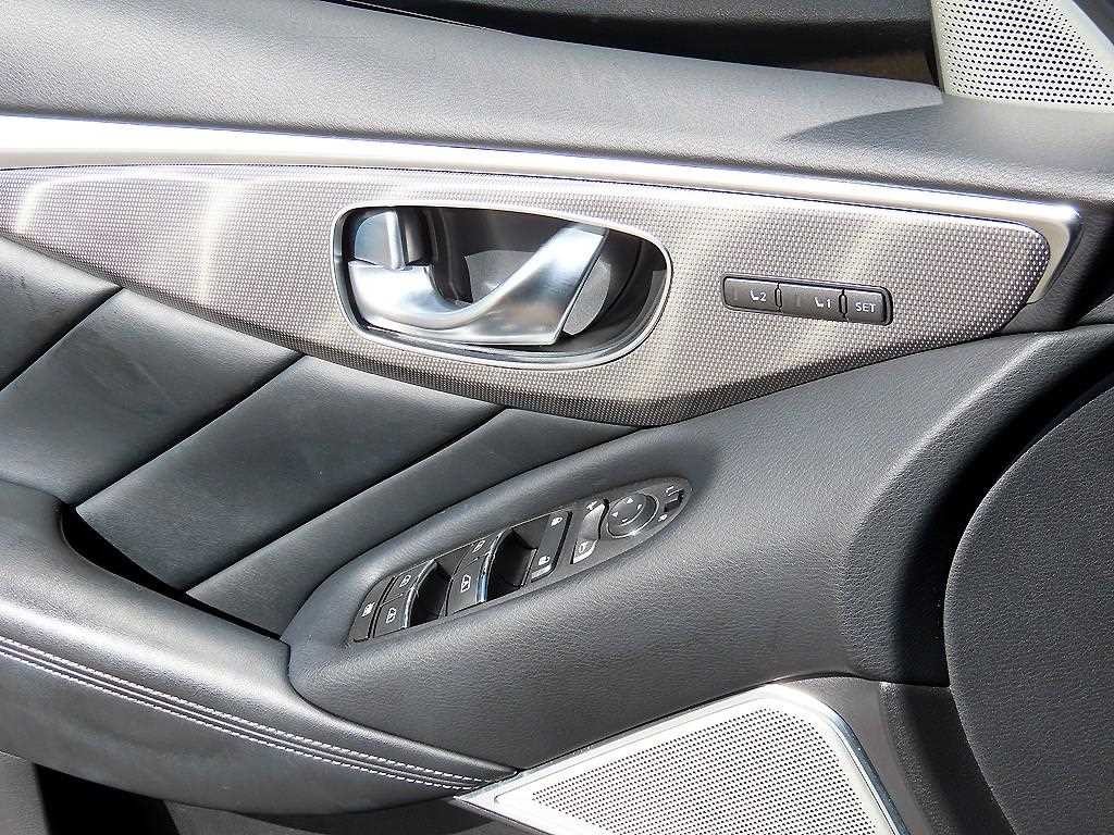 인피니티 Q Q50 3.5 하이브리드 블루 스포츠 센서리 이미지 12