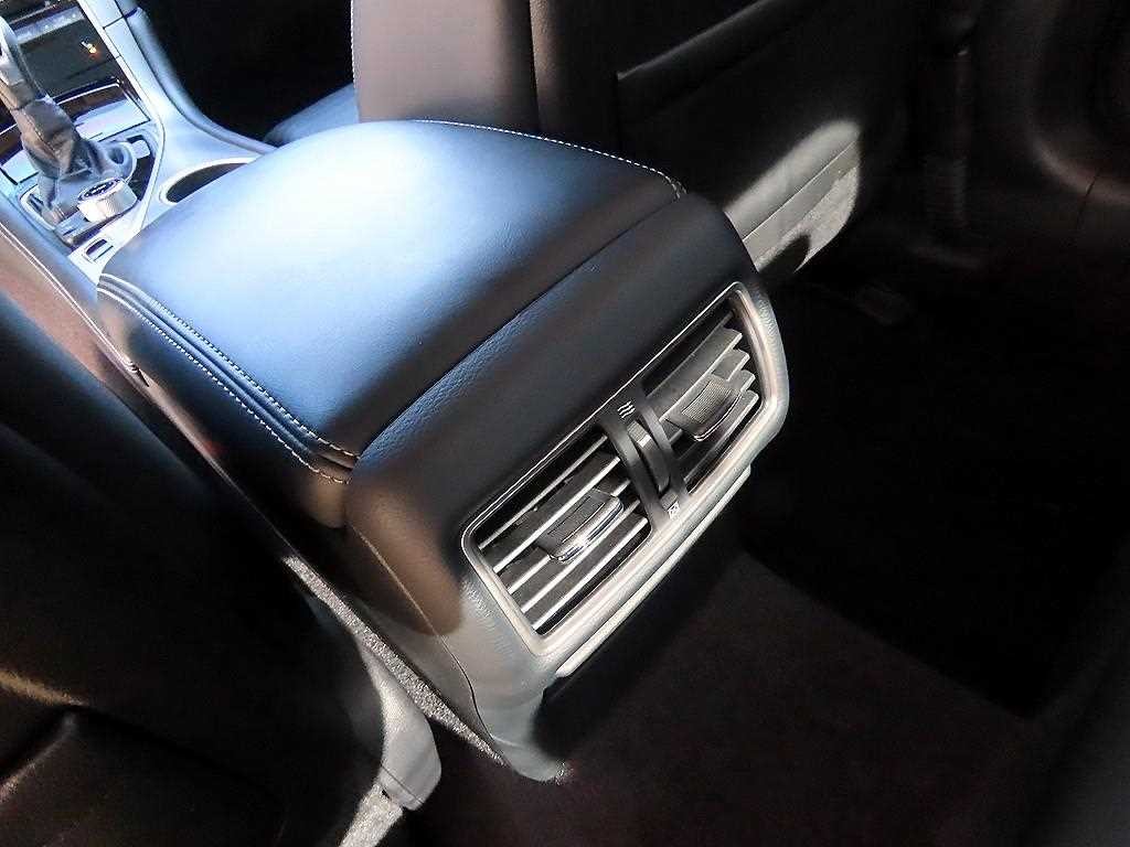 인피니티 Q Q50 3.5 하이브리드 블루 스포츠 센서리 이미지 17