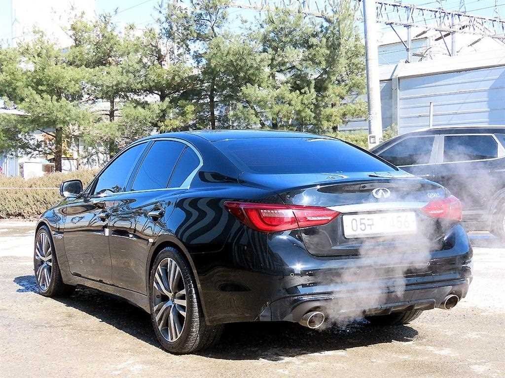 인피니티 Q Q50 3.5 하이브리드 블루 스포츠 센서리 이미지 3