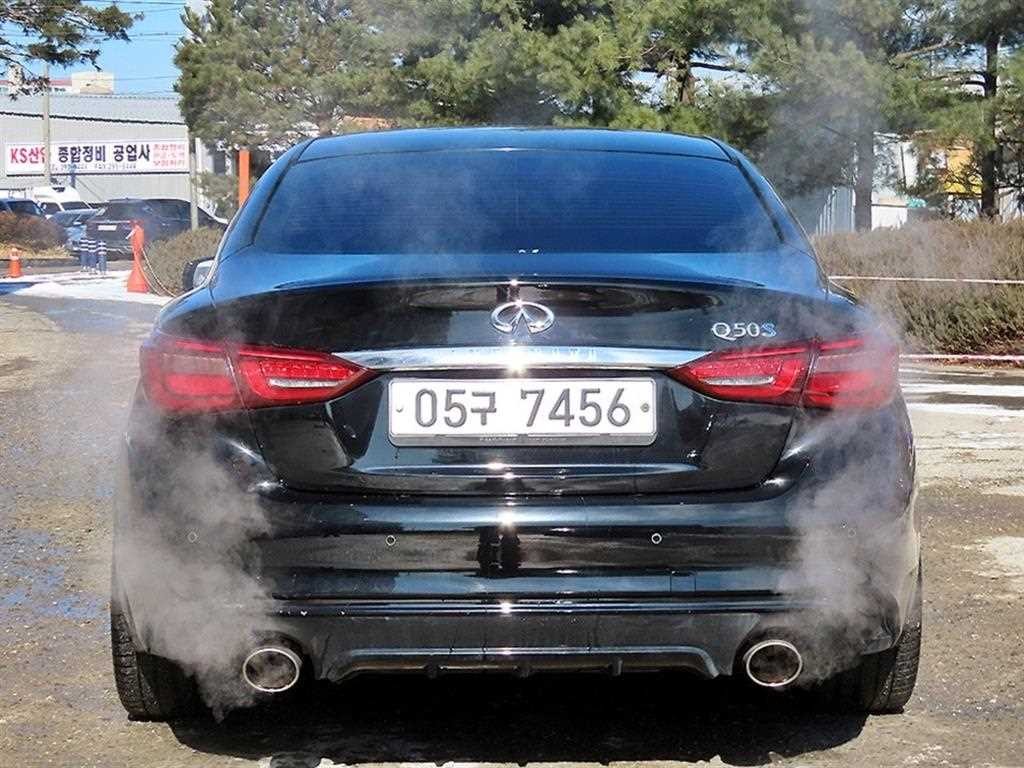 인피니티 Q Q50 3.5 하이브리드 블루 스포츠 센서리 이미지 4