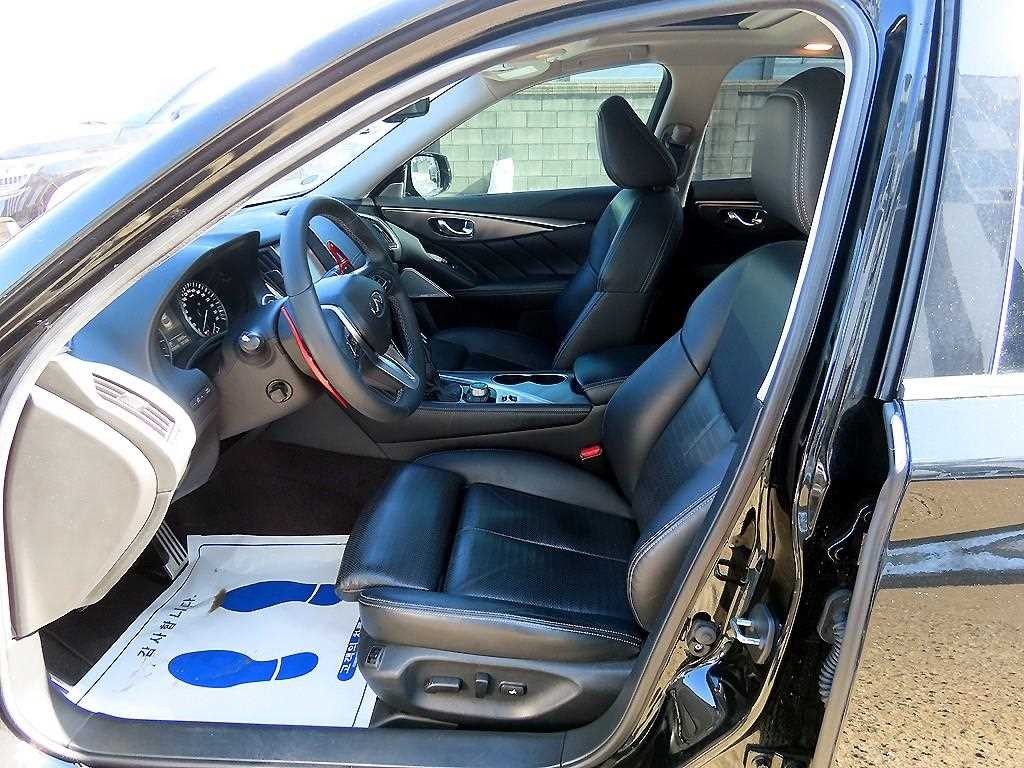 인피니티 Q Q50 3.5 하이브리드 블루 스포츠 센서리 이미지 5
