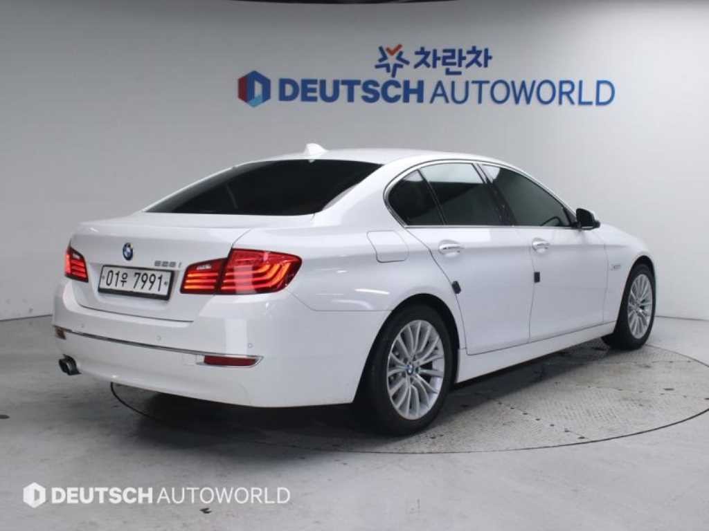 BMW 5시리즈 5시리즈 (F10) 528i 이미지 2