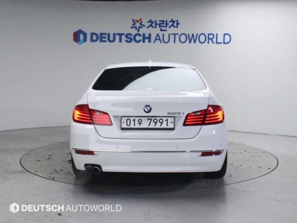 BMW 5시리즈 5시리즈 (F10) 528i 이미지 4
