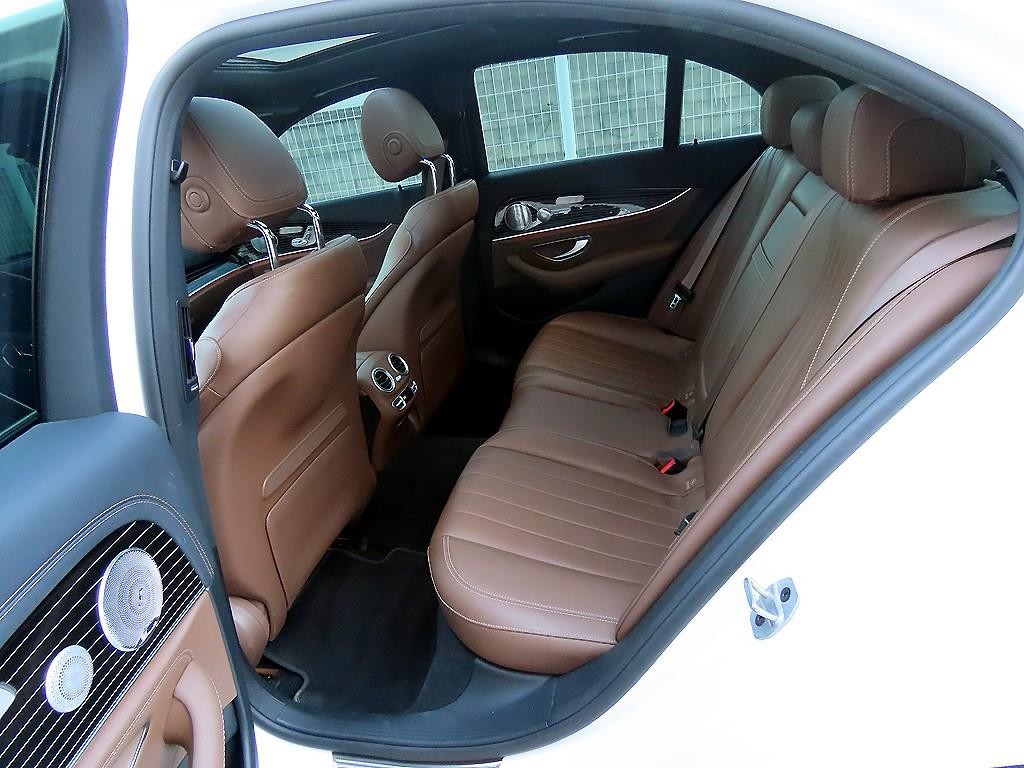 벤츠 E 클래스 E-클래스 W213 E450 4MATIC 익스클루시브 이미지 6