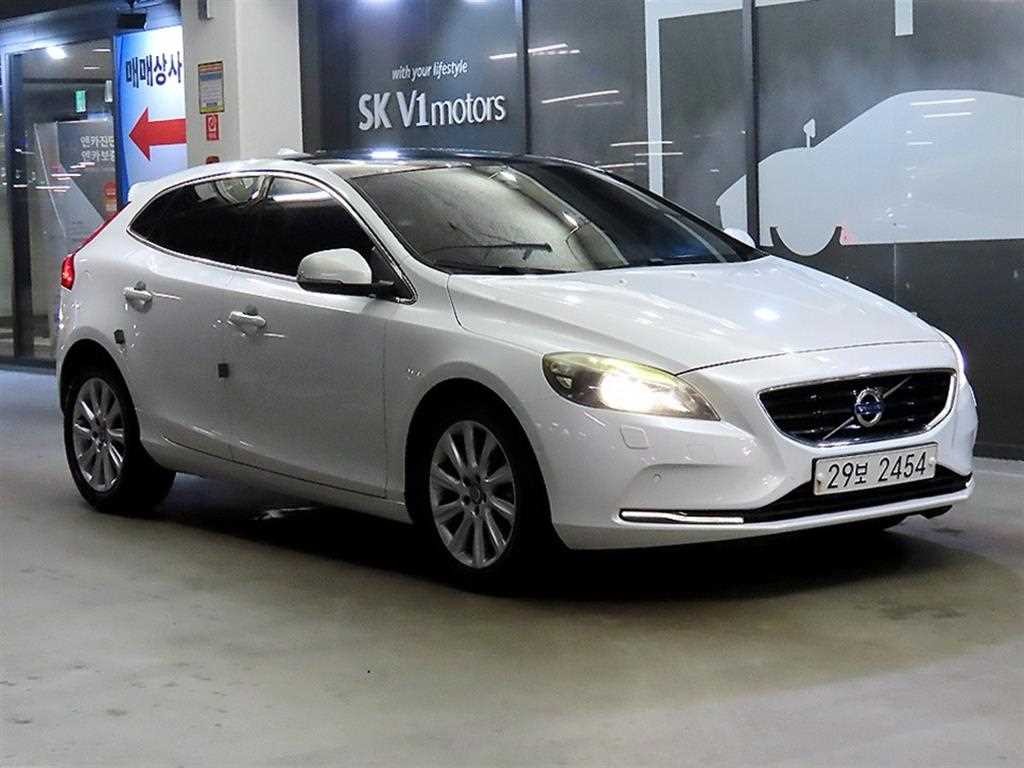 볼보 V40 D3 모멘텀 이미지 1
