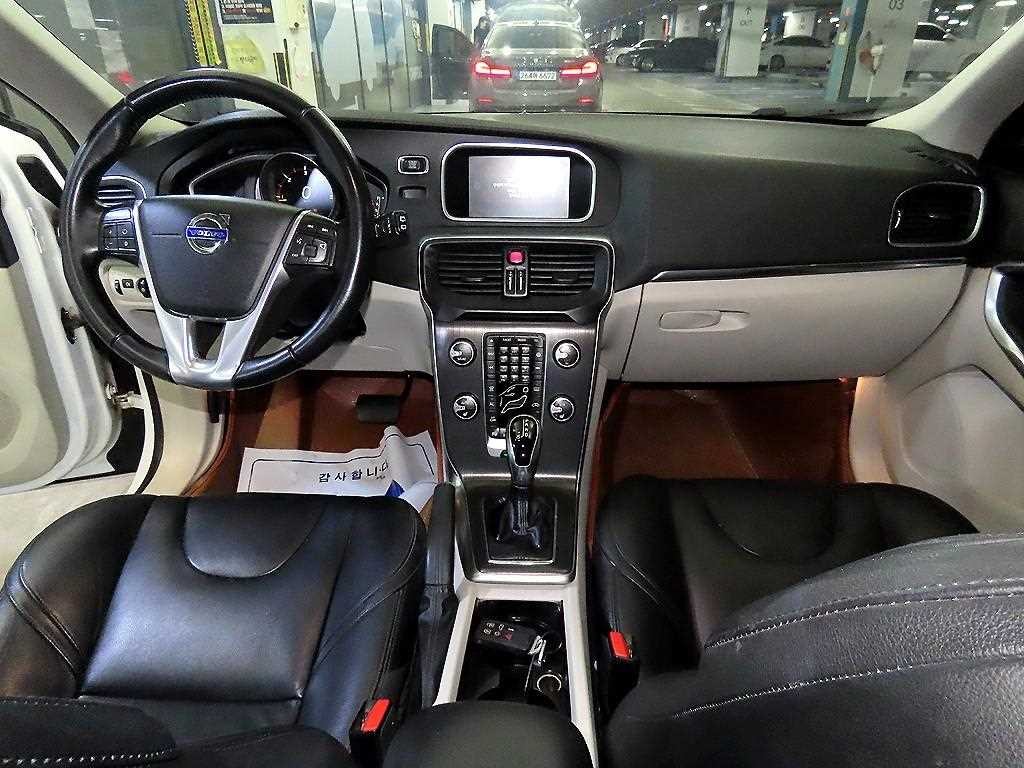 볼보 V40 D3 모멘텀 이미지 10