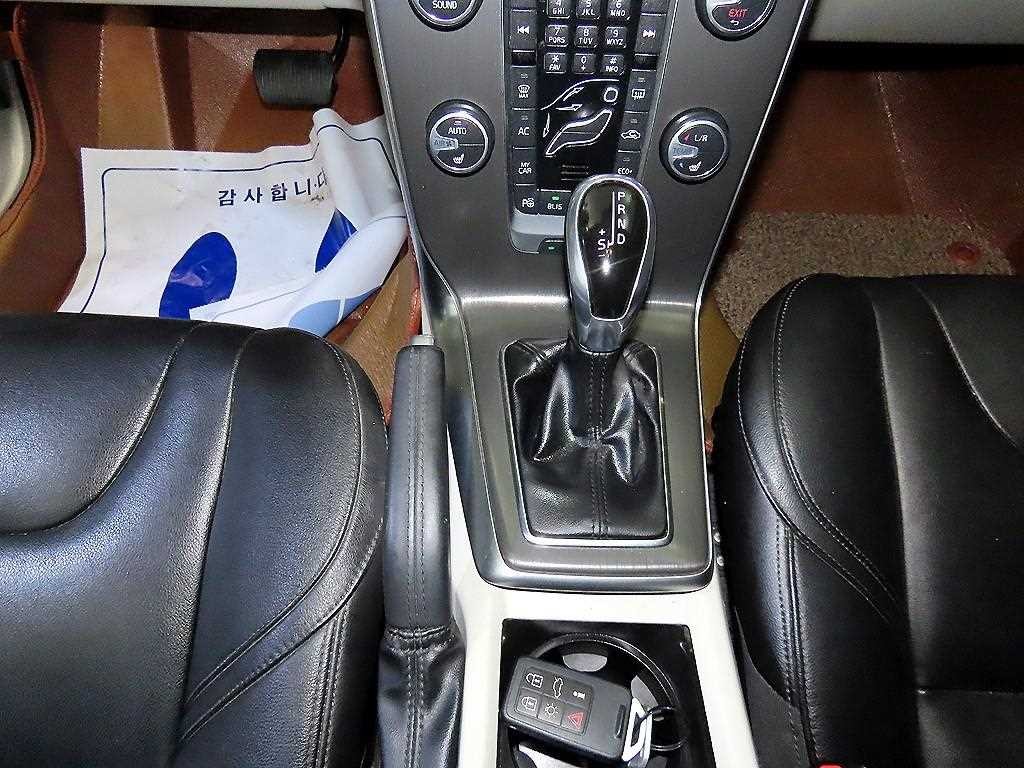 볼보 V40 D3 모멘텀 이미지 12