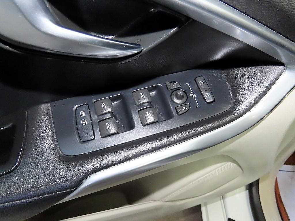볼보 V40 D3 모멘텀 이미지 13