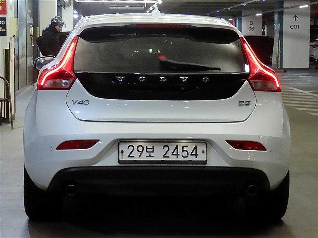 볼보 V40 D3 모멘텀 이미지 5