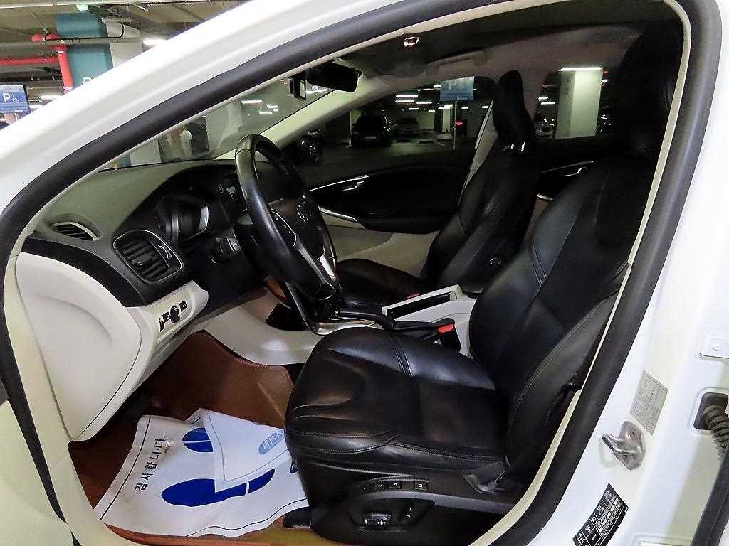 볼보 V40 D3 모멘텀 이미지 6