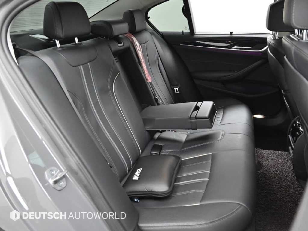 BMW 5시리즈 5시리즈 (G30) 520i 럭셔리 이미지 12
