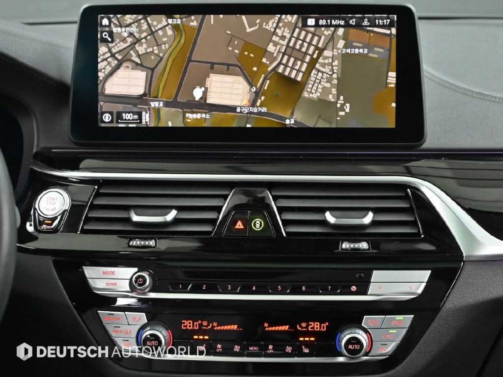 BMW 5시리즈 5시리즈 (G30) 520i 럭셔리 이미지 14