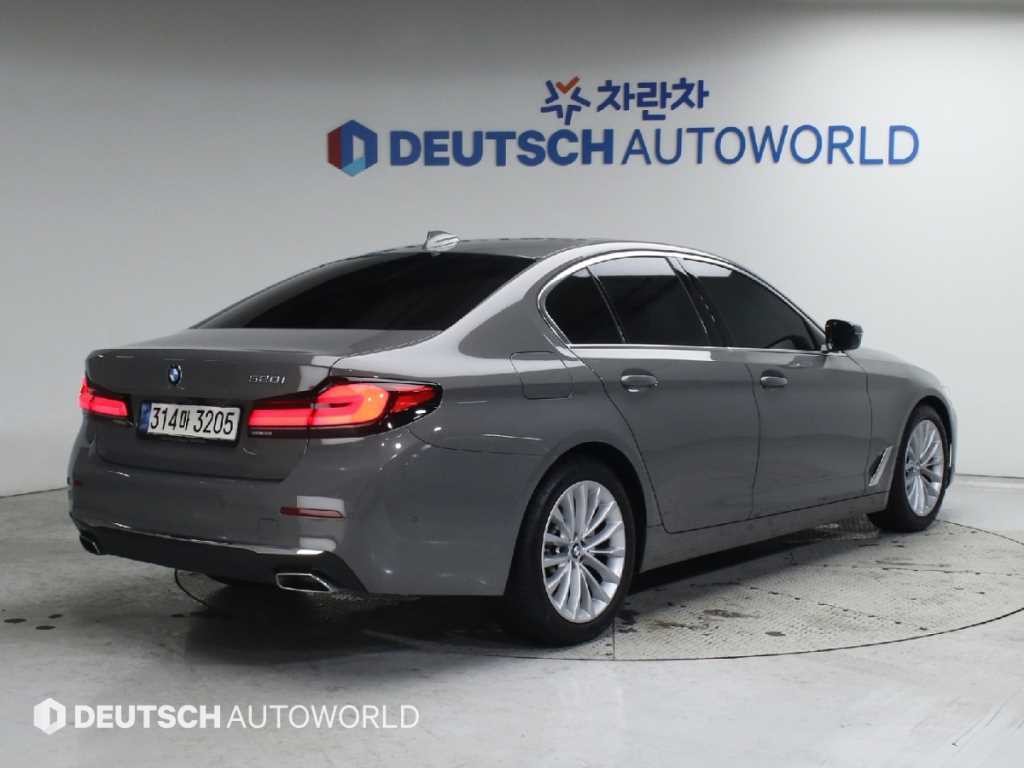 BMW 5시리즈 5시리즈 (G30) 520i 럭셔리 이미지 2