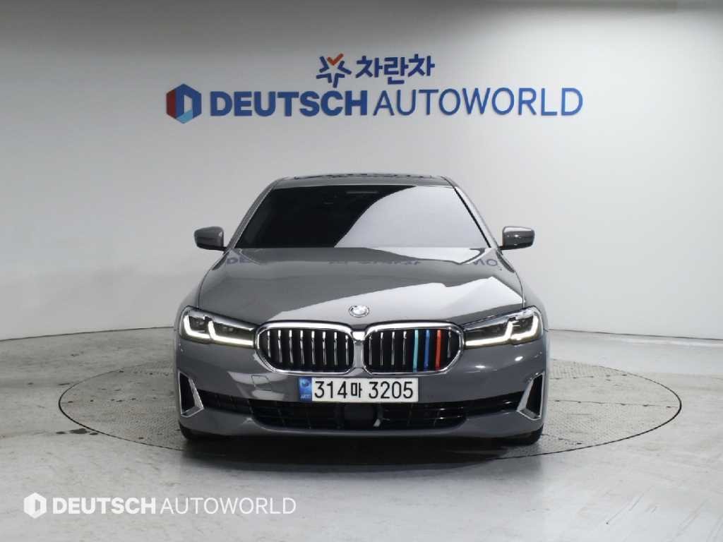 BMW 5시리즈 5시리즈 (G30) 520i 럭셔리 이미지 3