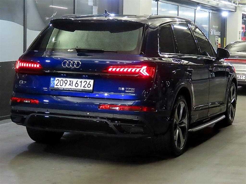 아우디 Q7 Q7 (4M) 55 TFSI 콰트로 프리미엄 이미지 4