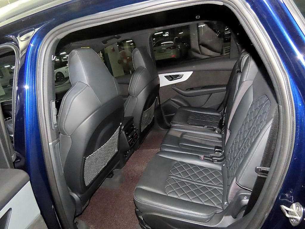 아우디 Q7 Q7 (4M) 55 TFSI 콰트로 프리미엄 이미지 7
