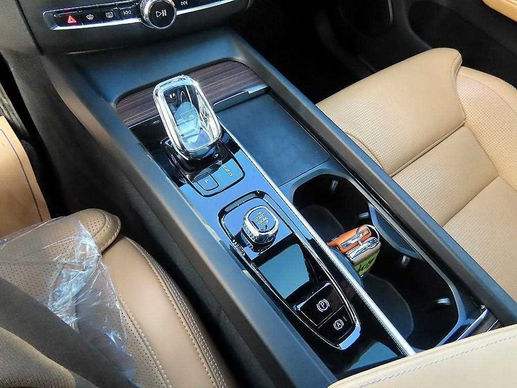 볼보 XC60 XC60(2세대) B5 AWD 인스크립션 이미지 11