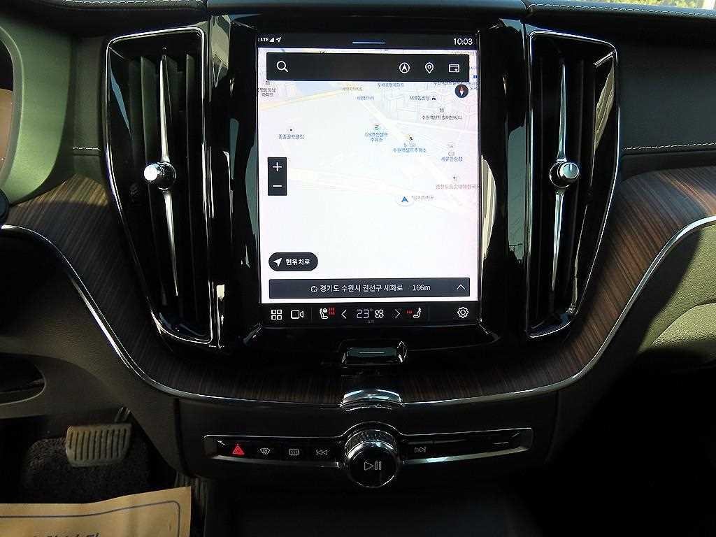 볼보 XC60 XC60(2세대) B5 AWD 인스크립션 이미지 14