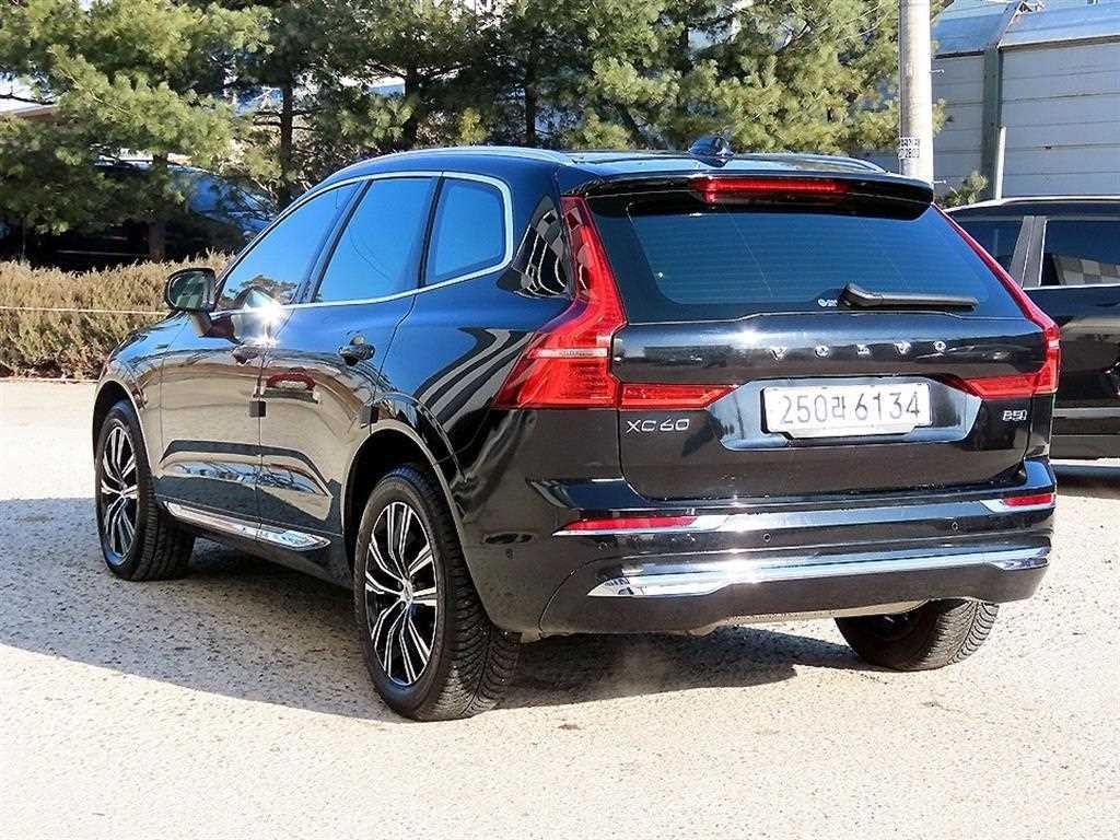 볼보 XC60 XC60(2세대) B5 AWD 인스크립션 이미지 3