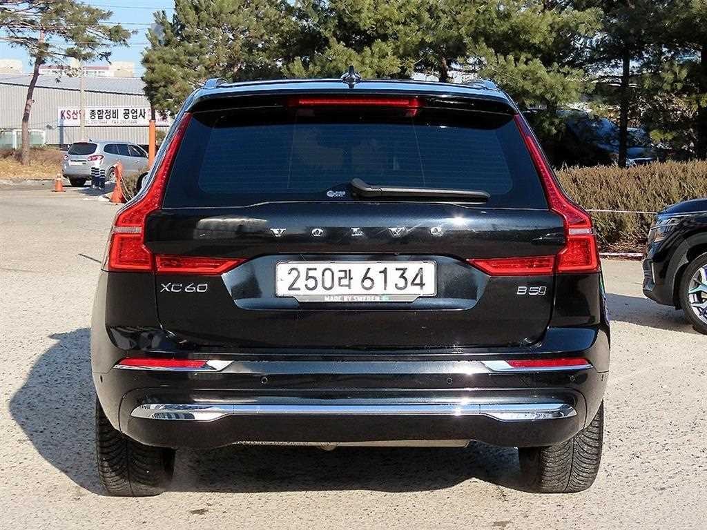 볼보 XC60 XC60(2세대) B5 AWD 인스크립션 이미지 4