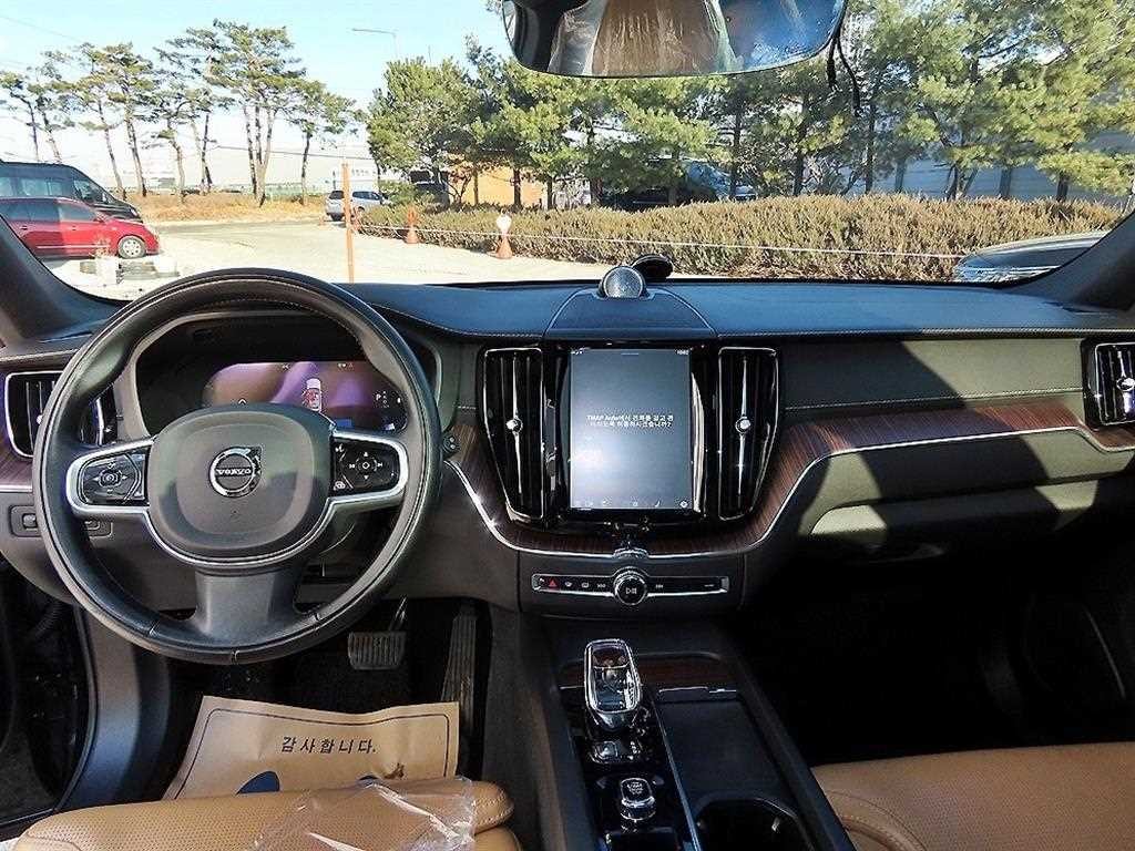 볼보 XC60 XC60(2세대) B5 AWD 인스크립션 이미지 7