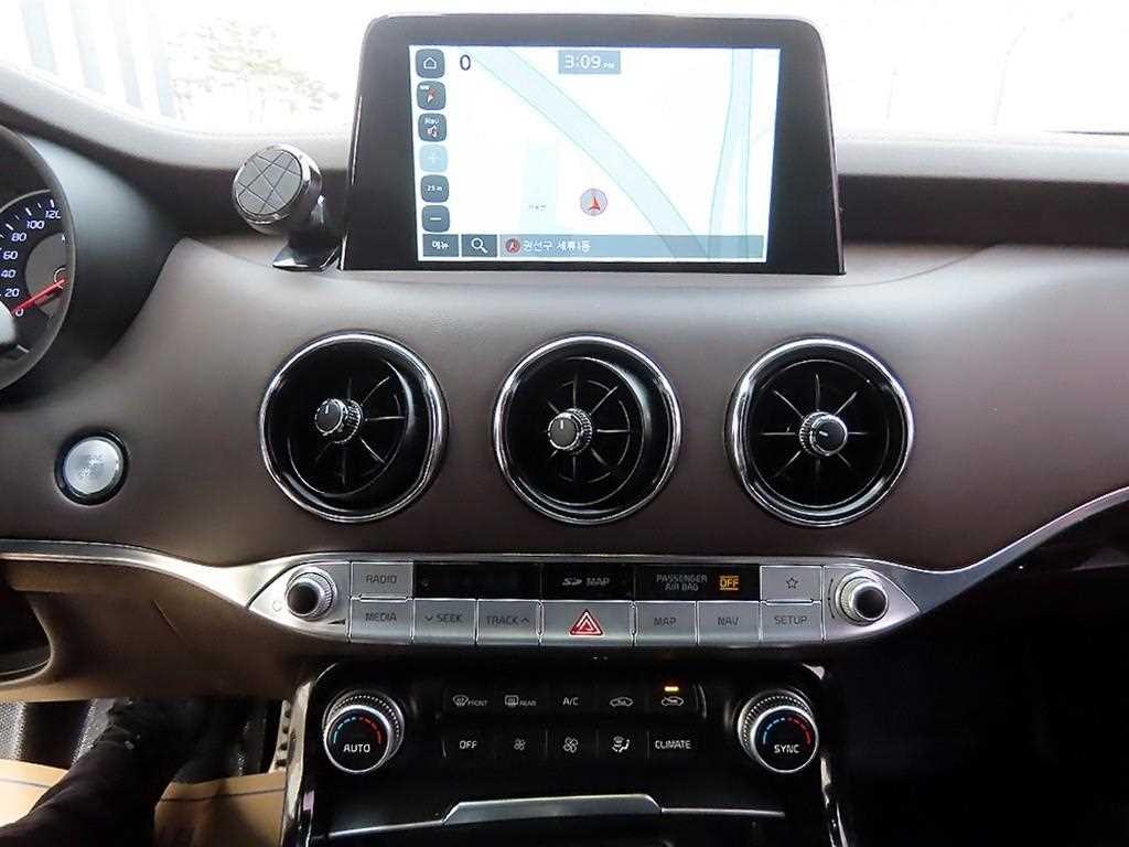 기아 스팅어 가솔린 2.0 터보 2WD 플래티넘 이미지 13