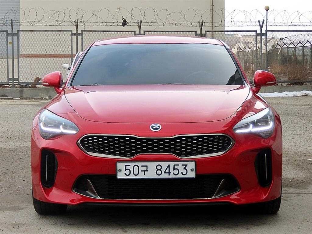 기아 스팅어 가솔린 2.0 터보 2WD 플래티넘 이미지 2