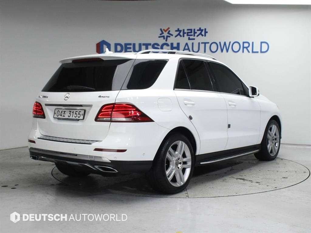 벤츠 GLE 클래스 GLE 클래스 W166 GLE 350 d 4MATIC 이미지 2