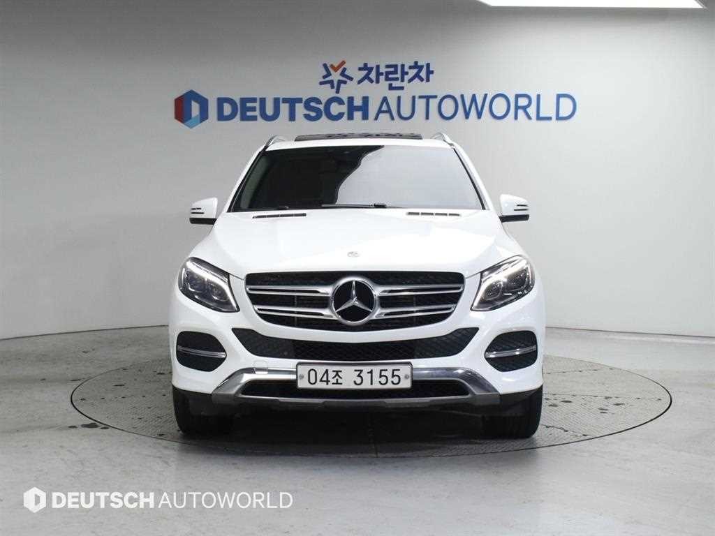벤츠 GLE 클래스 GLE 클래스 W166 GLE 350 d 4MATIC 이미지 3