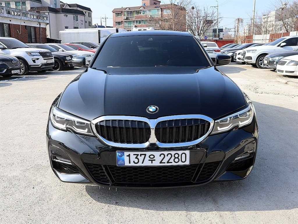 BMW 3시리즈 3시리즈 (G20) 320i M 스포츠 블랙수트 이미지 1