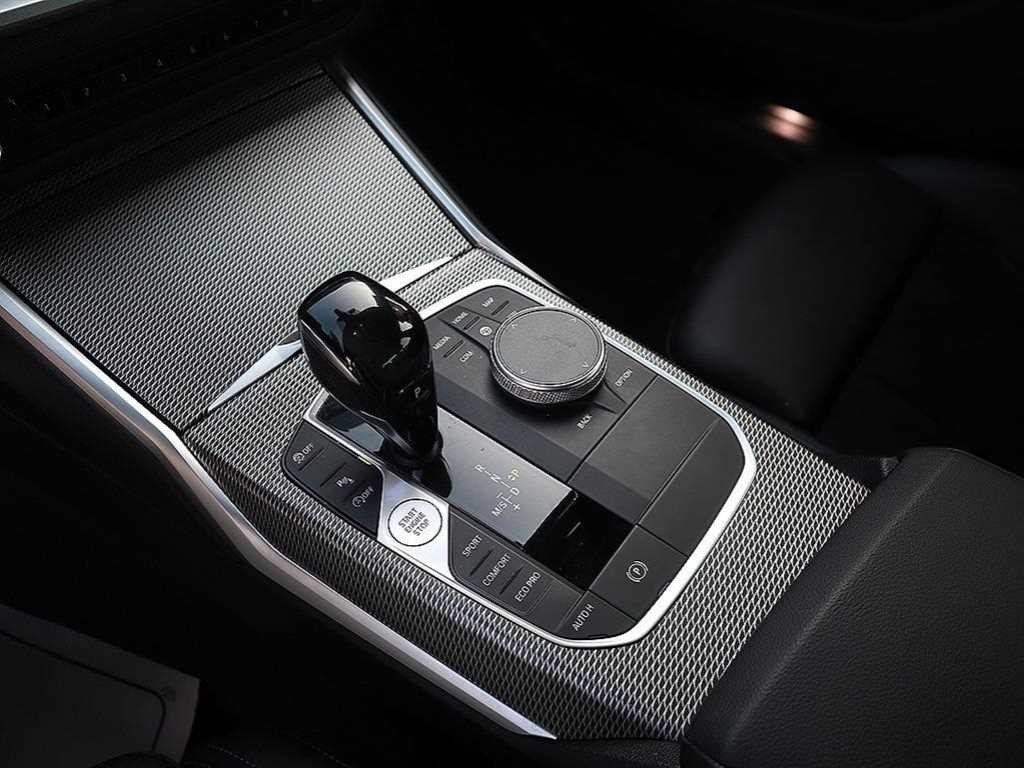 BMW 3시리즈 3시리즈 (G20) 320i M 스포츠 블랙수트 이미지 12