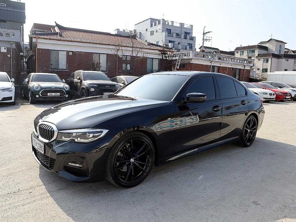 BMW 3시리즈 3시리즈 (G20) 320i M 스포츠 블랙수트 이미지 2