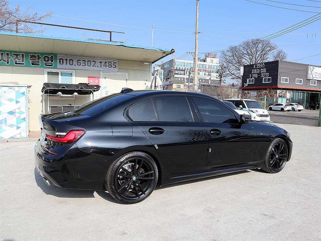 BMW 3시리즈 3시리즈 (G20) 320i M 스포츠 블랙수트 이미지 3