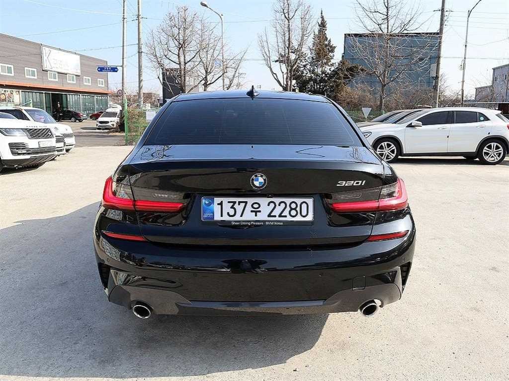 BMW 3시리즈 3시리즈 (G20) 320i M 스포츠 블랙수트 이미지 4