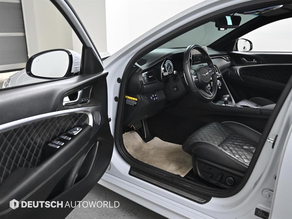 제네시스 G70 2.0T AWD 스포츠 패키지 이미지 11