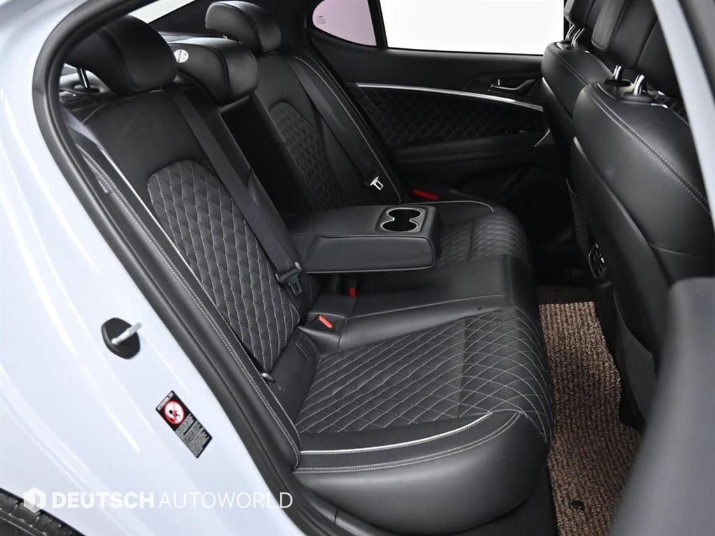 제네시스 G70 2.0T AWD 스포츠 패키지 이미지 12