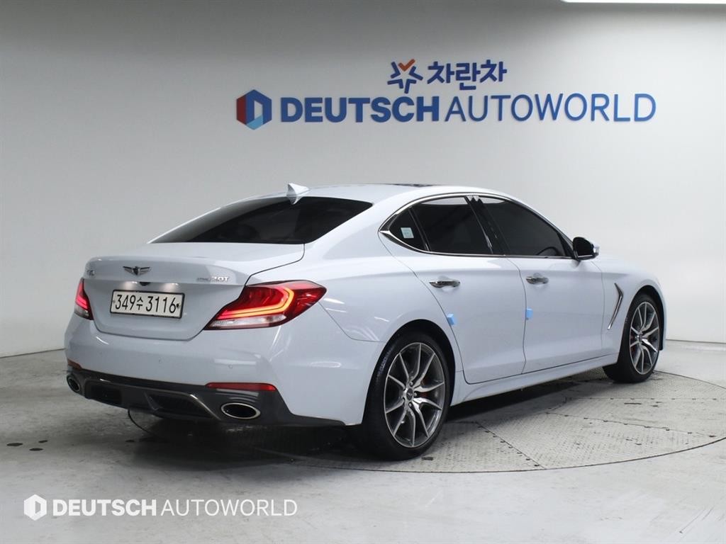 제네시스 G70 2.0T AWD 스포츠 패키지 이미지 2