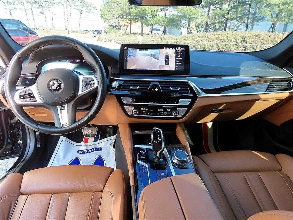 BMW 5시리즈 5시리즈 (G30) 520i M 스포츠 이미지 7
