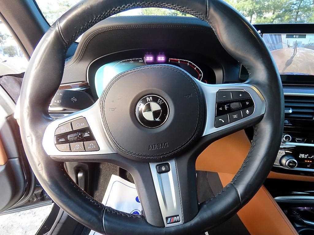 BMW 5시리즈 5시리즈 (G30) 520i M 스포츠 이미지 8