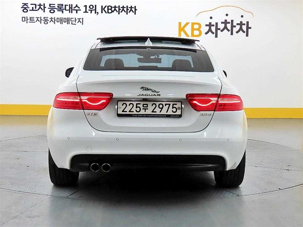 재규어 XE 2.0D 프레스티지 이미지 18