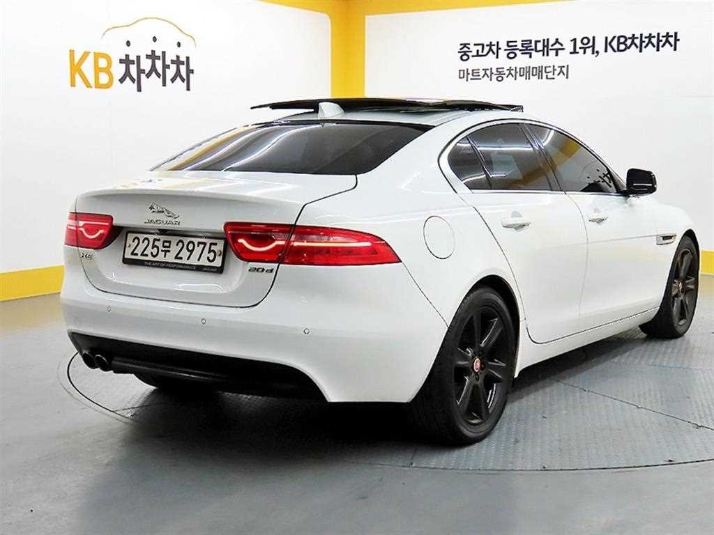 재규어 XE 2.0D 프레스티지 이미지 19