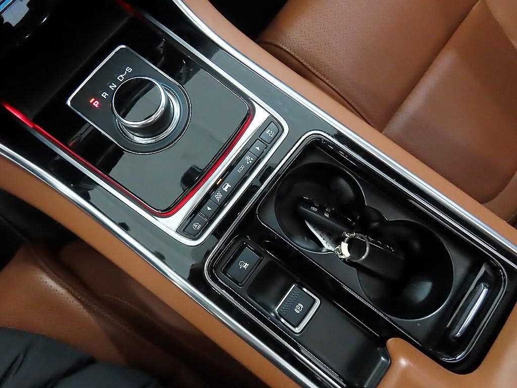 재규어 XE 2.0D 프레스티지 이미지 6