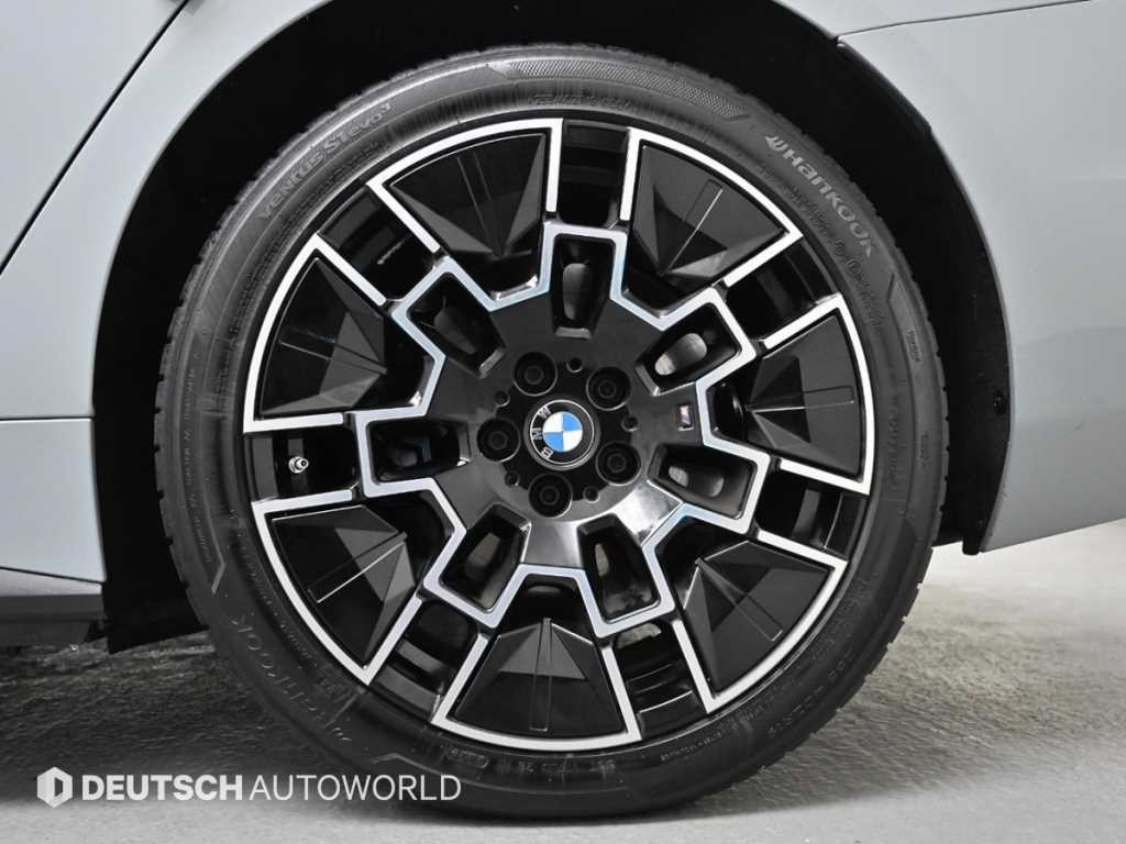 BMW i4 eDrive 40 M 스포츠 이미지 20