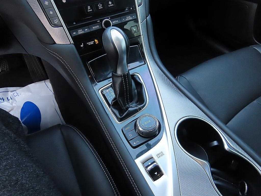 인피니티 Q Q50 2.2D 프리미엄 이미지 10
