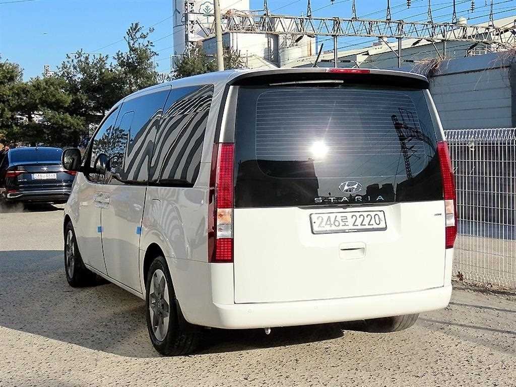현대 스타리아 4WD 디젤 투어러 모던 이미지 3